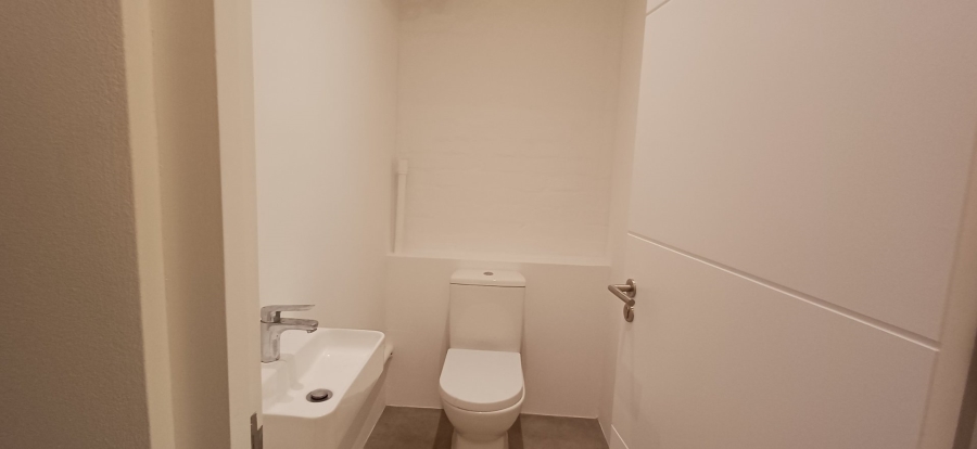 To Let commercial Property for Rent in Gardens Western Cape